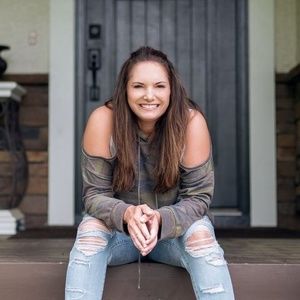 Meet your Posher, Leanne